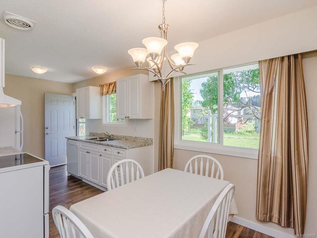 listing image 16048303068883479203