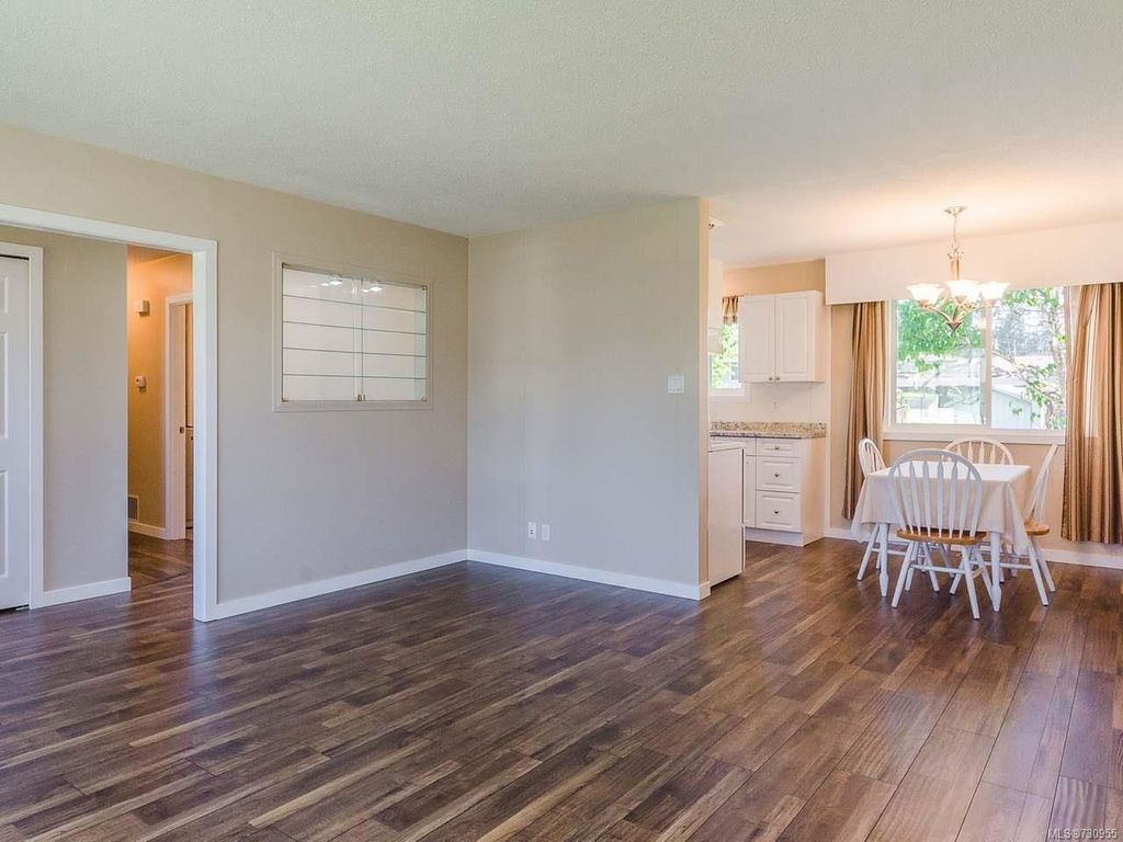 listing image 16047768281626374538