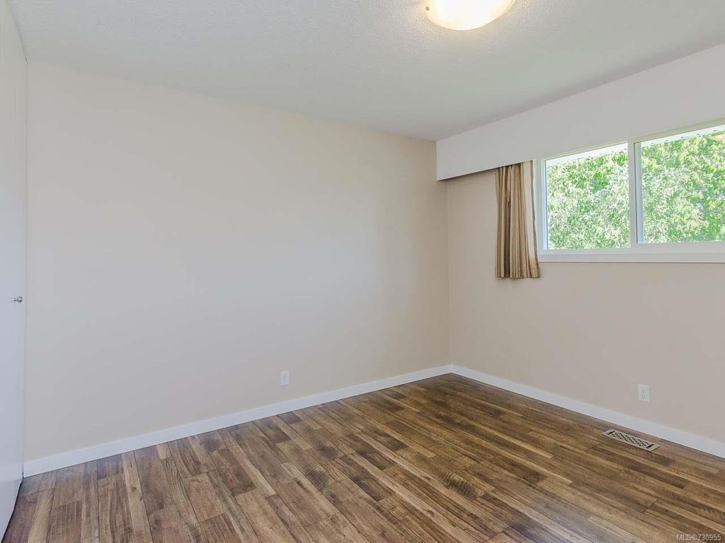 listing image 16043936449910435975