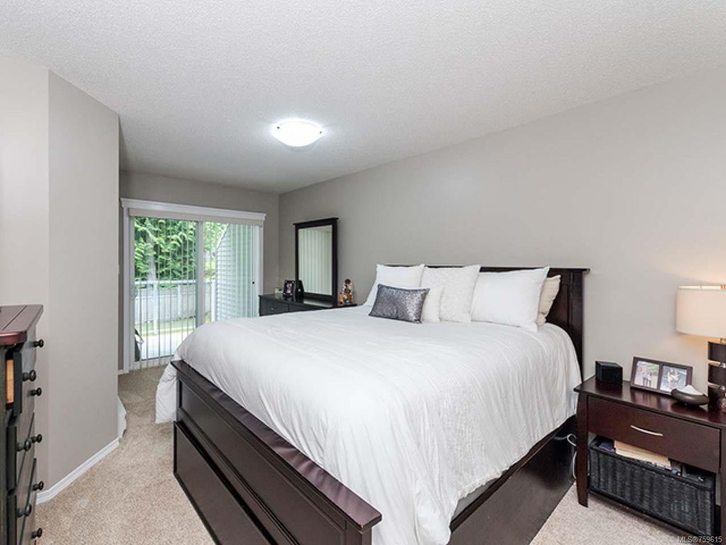 listing image 16048133534700165293