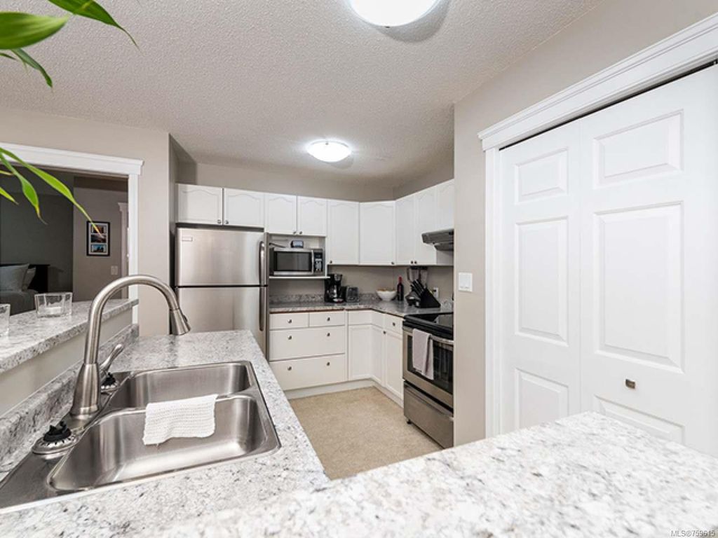 listing image 16048754590753859022