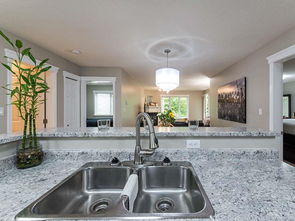 listing image 16042636876350917160