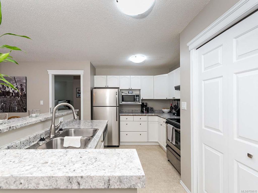 listing image 16049412285330256327