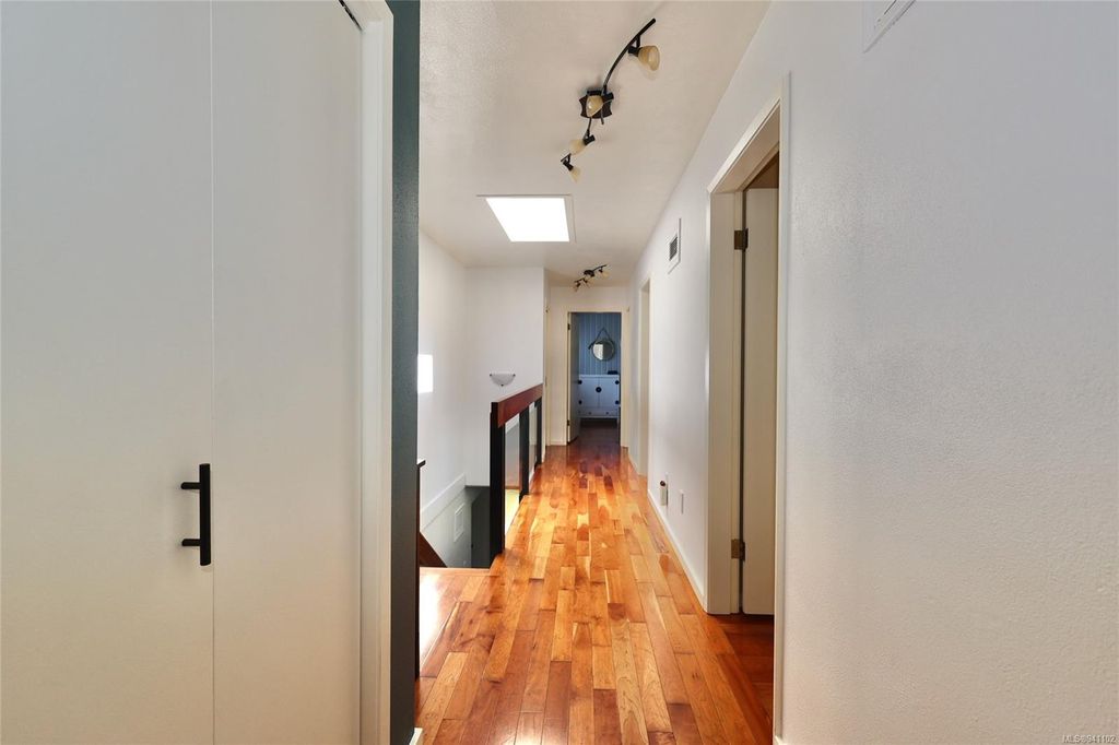 listing image 16042850410207553277