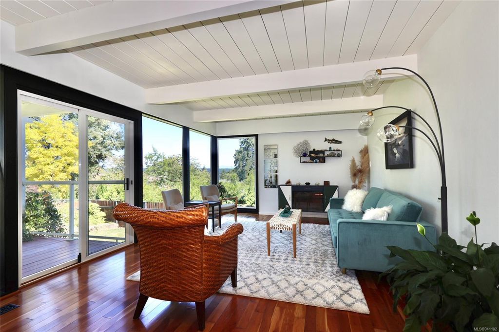 listing image 16049174211119811120
