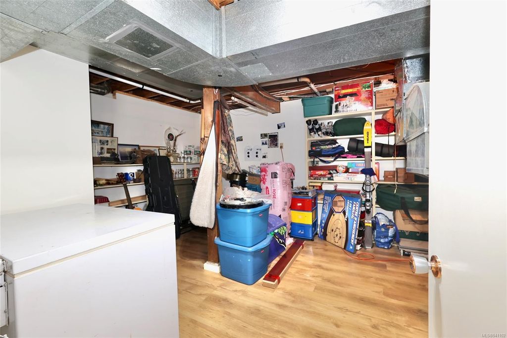 listing image 16044212592175764890