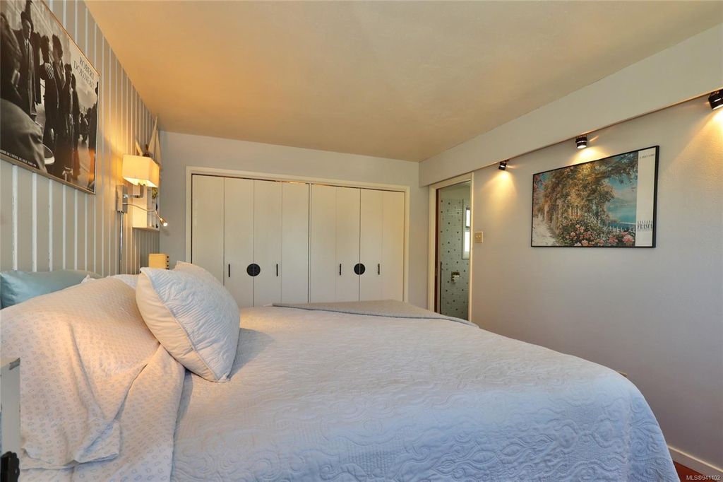 listing image 16040126988540296094