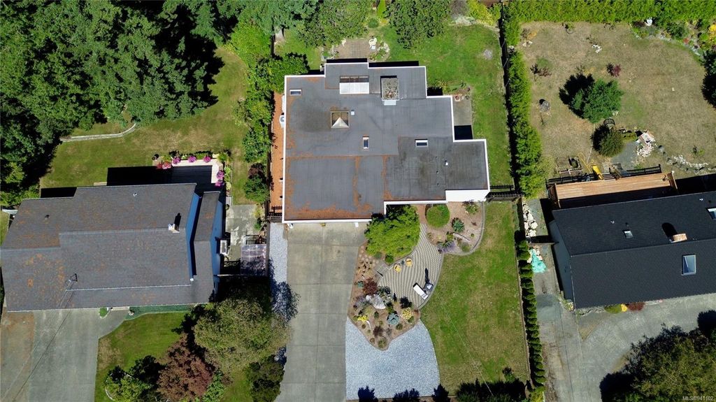 listing image 16046693935142846221
