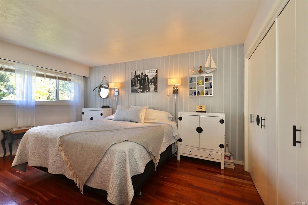 listing image 16040686465142450886