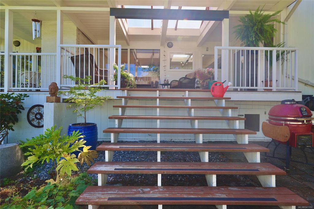 listing image 16049592755689586266