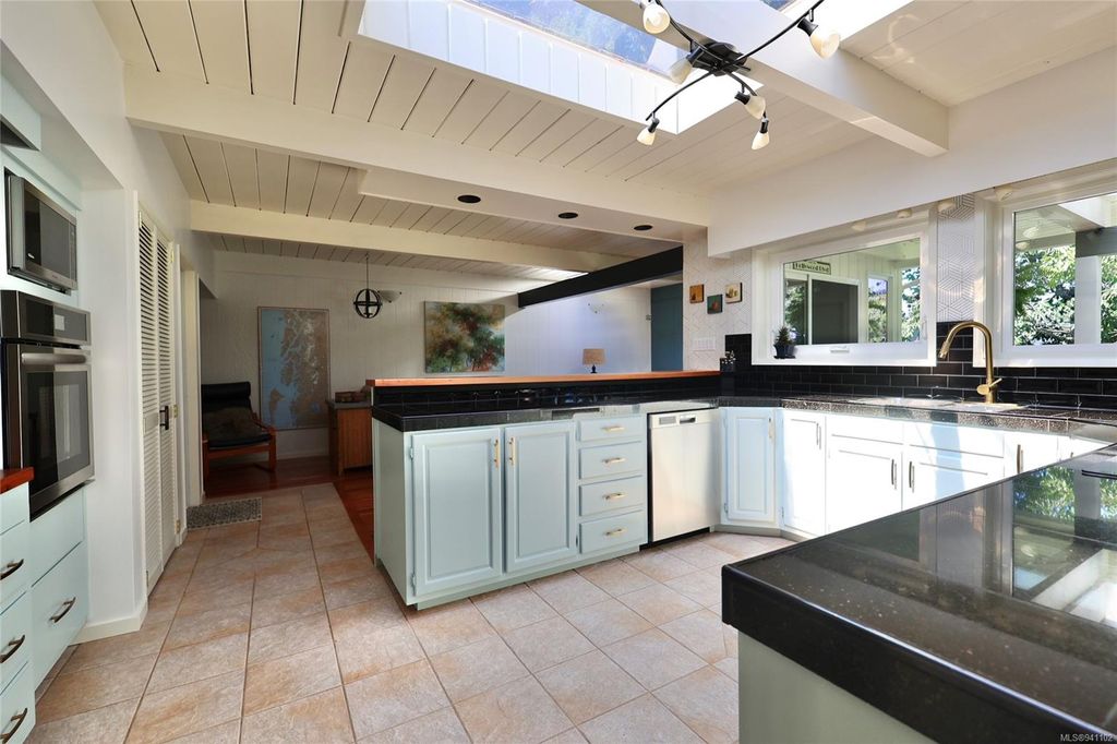 listing image 16041456141489133788