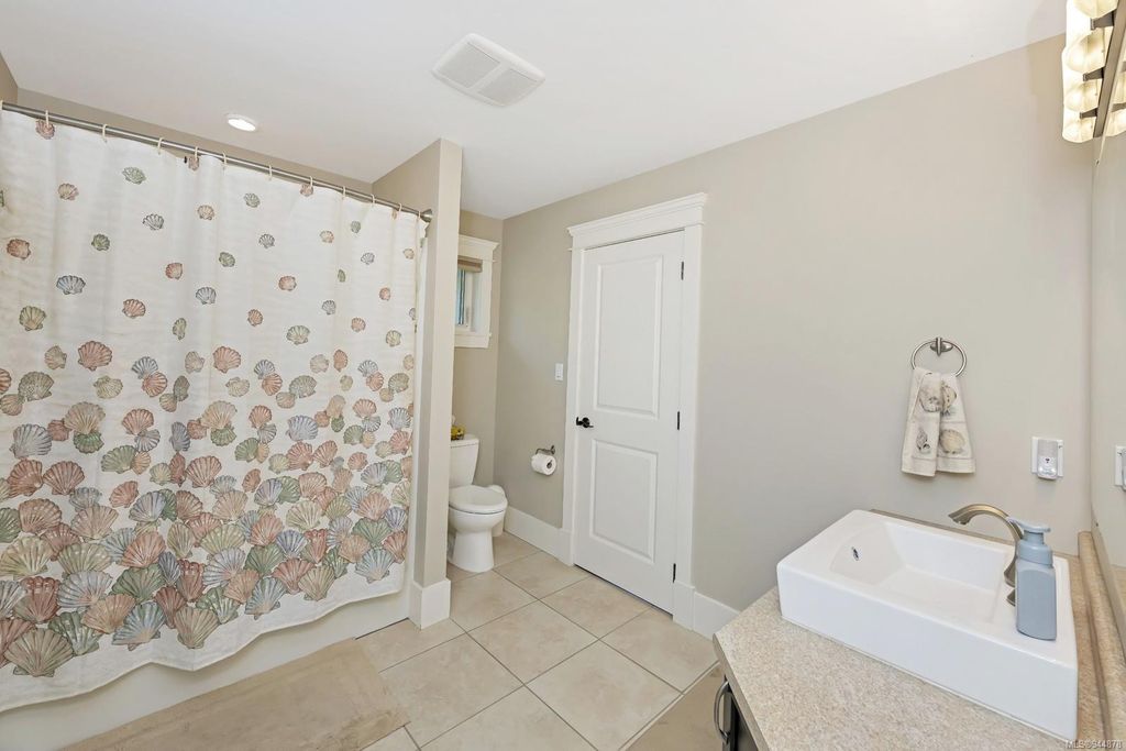 listing image 16043920071466489838