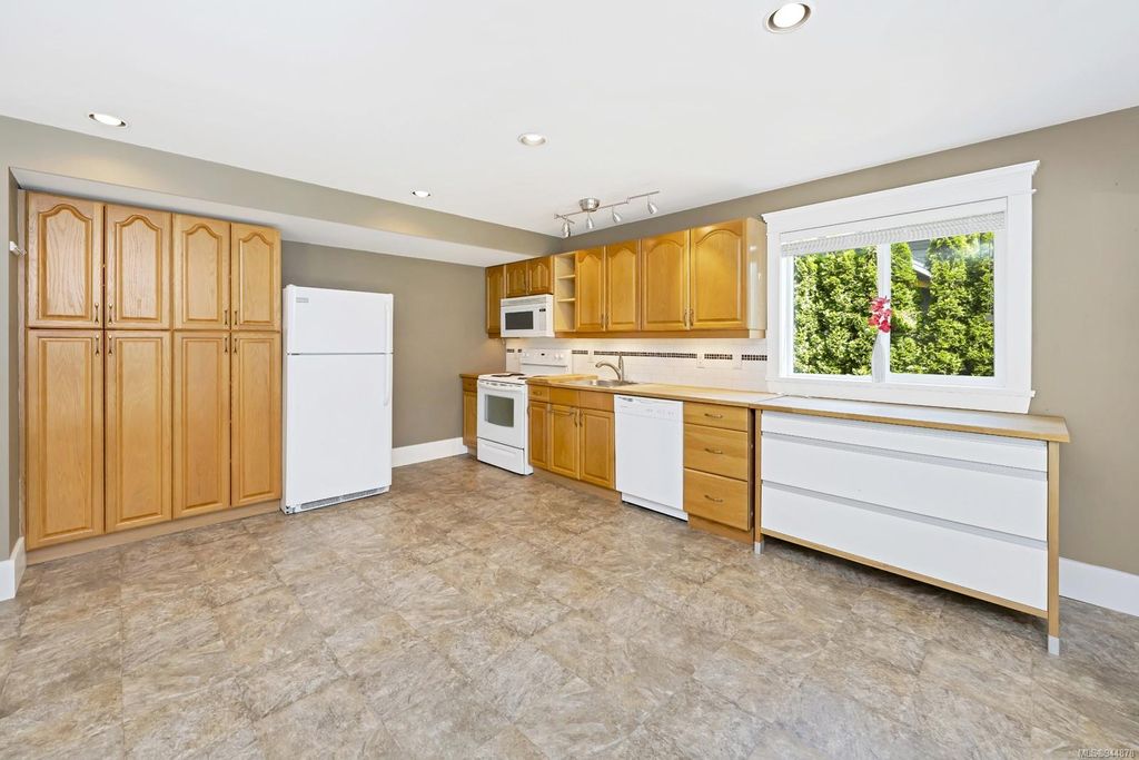 listing image 16041357275134133133