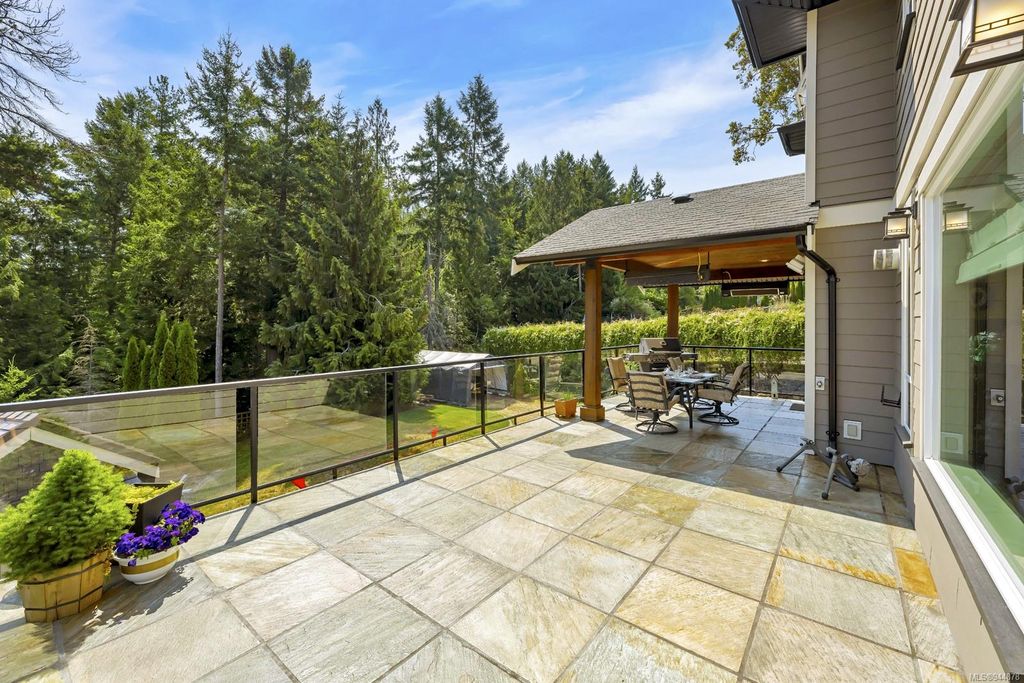 listing image 16047758853777572415