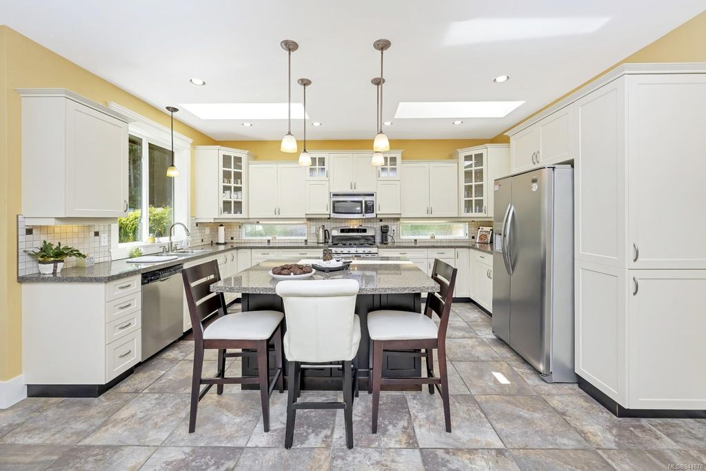 listing image 16046854627880599862