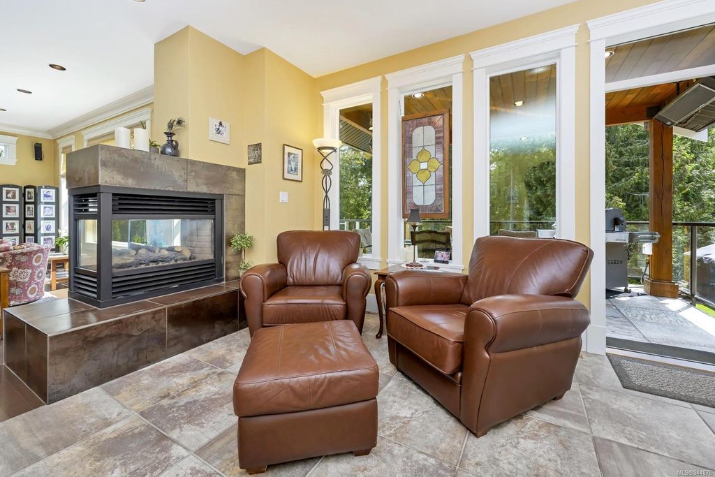 listing image 16043279067228896282