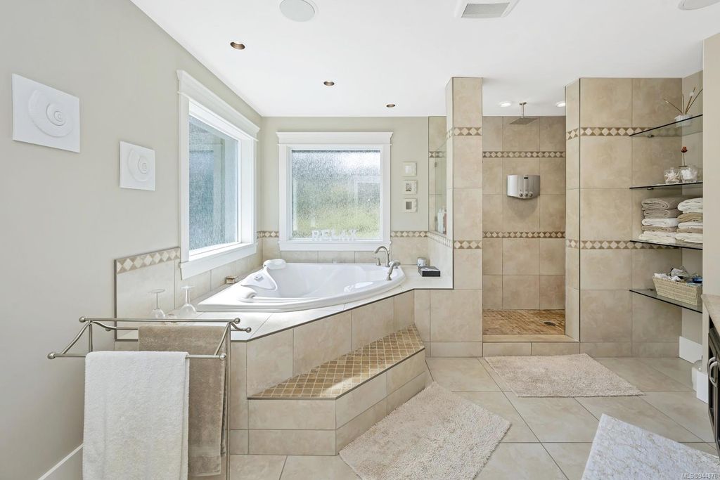 listing image 16042497609571322217