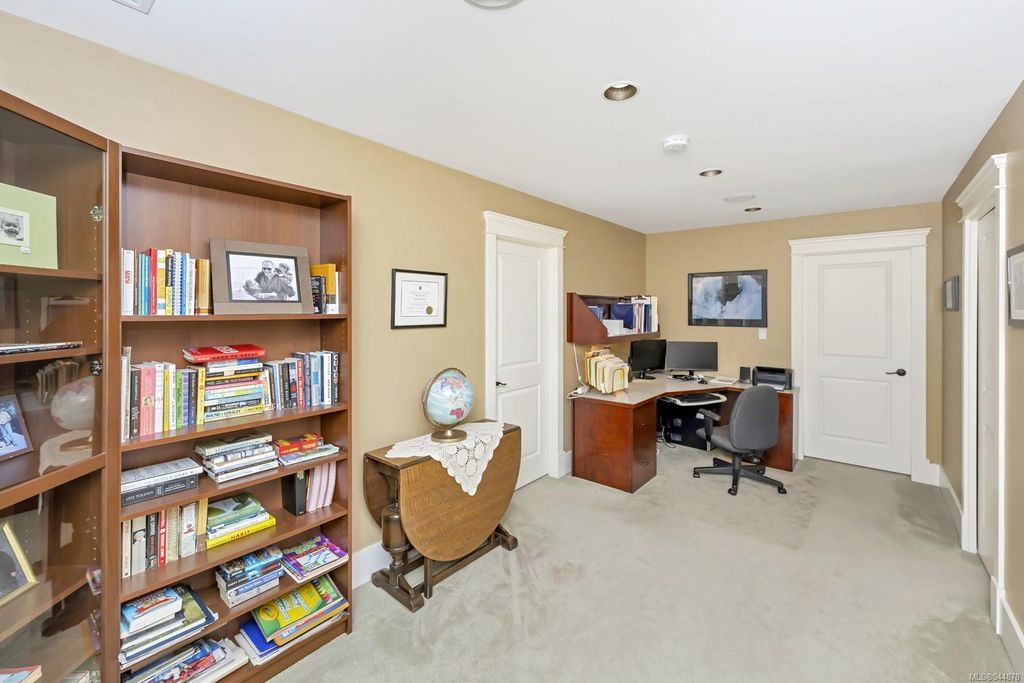 listing image 16046451560856056046