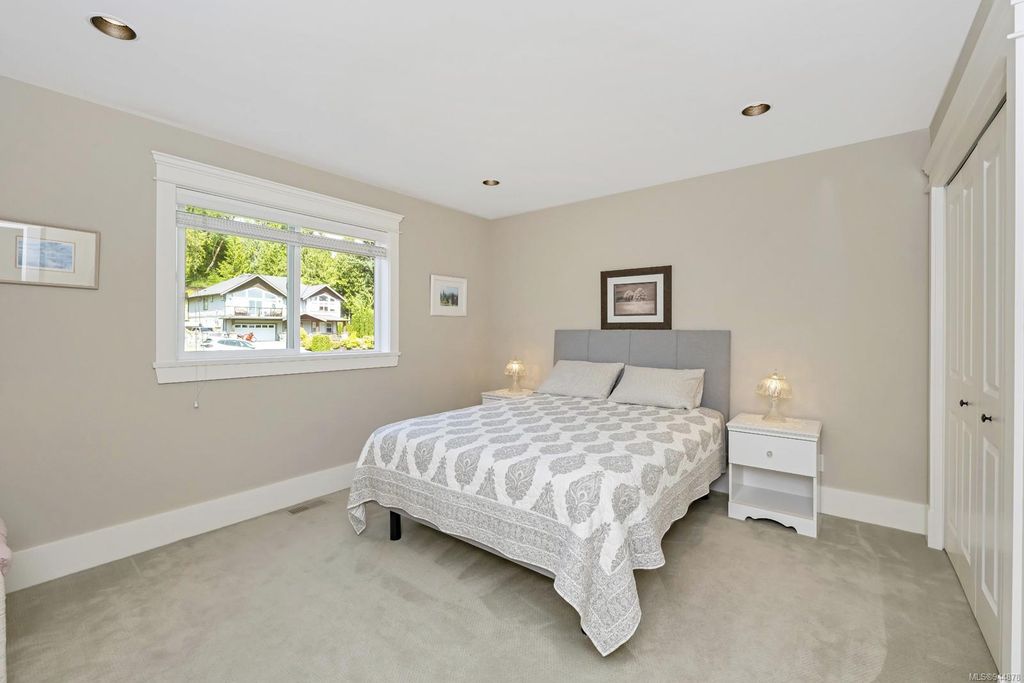 listing image 16048070112818829718