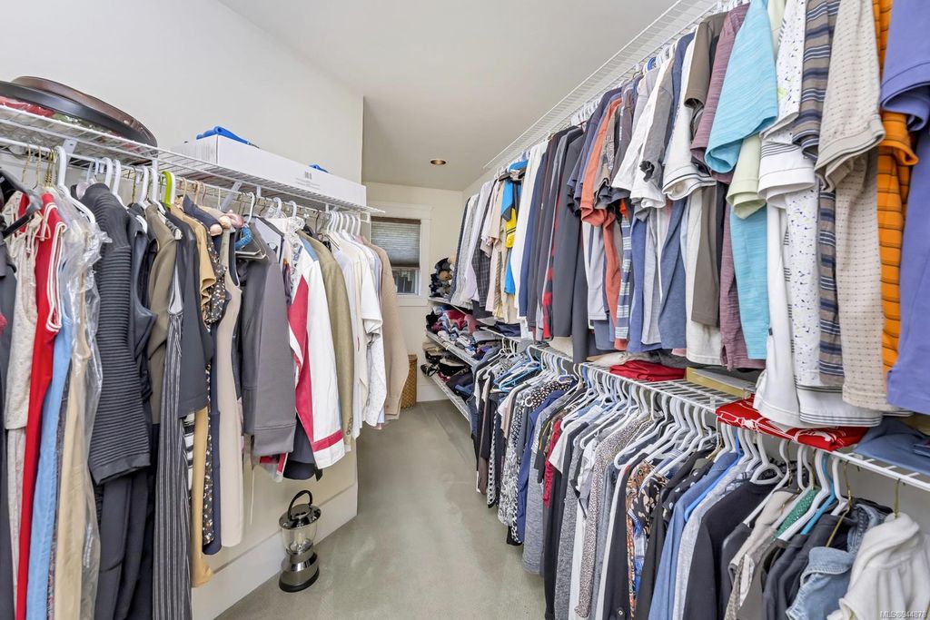 listing image 16043523335843237164