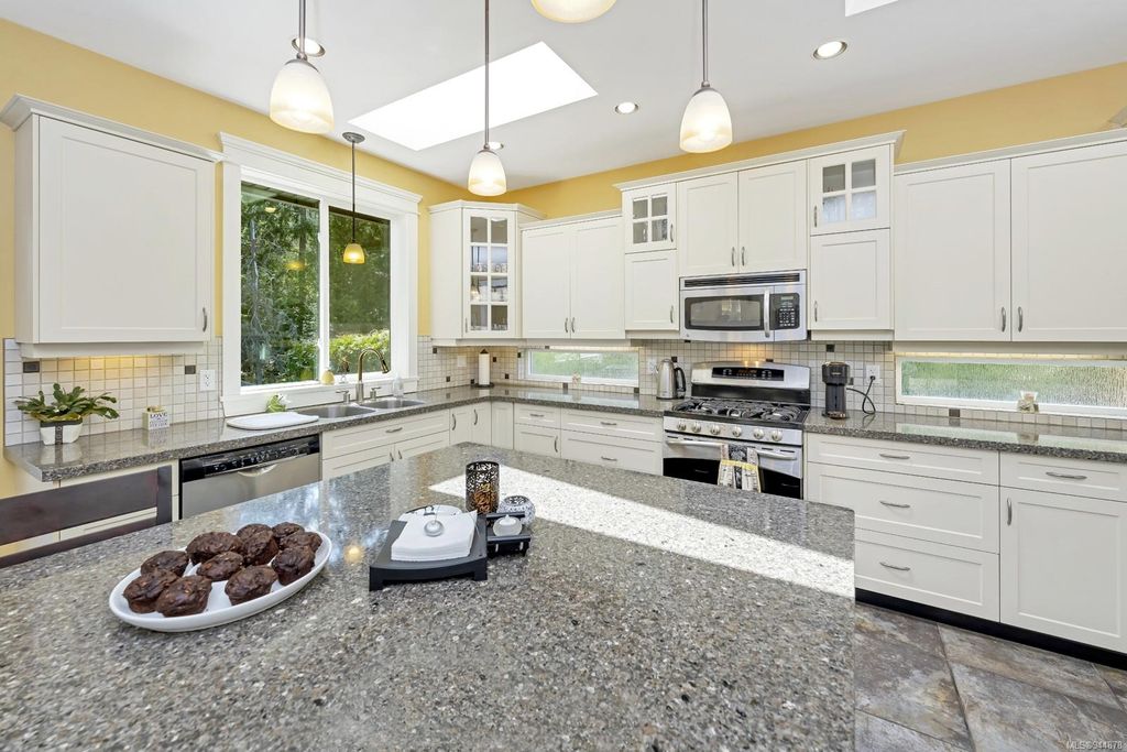 listing image 16046210756192265695