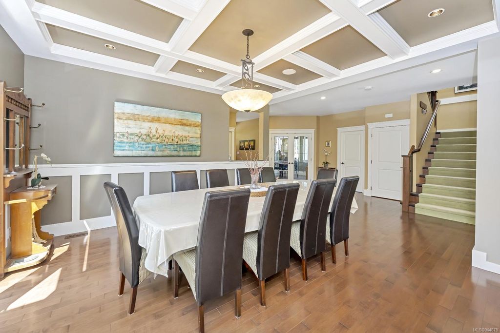 listing image 16042436608758737742