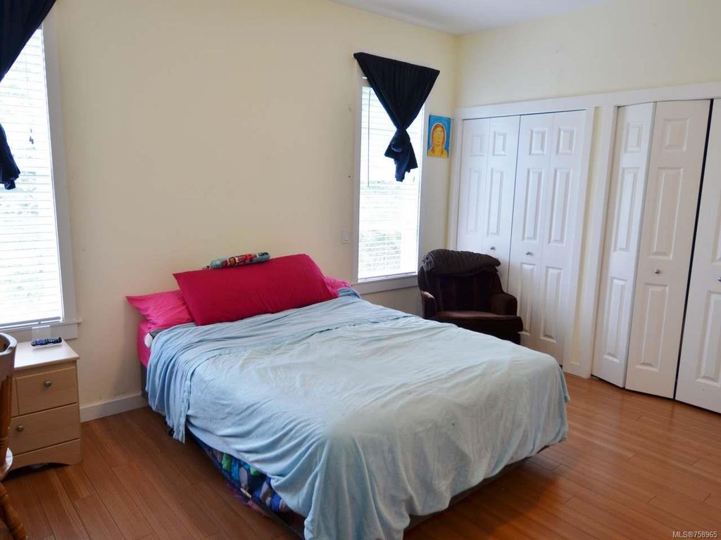 listing image 16045337826236364920