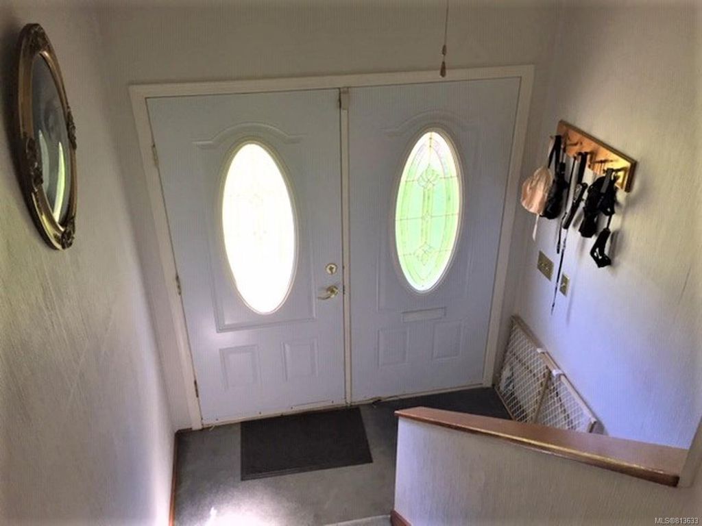 listing image 16043451308316943850