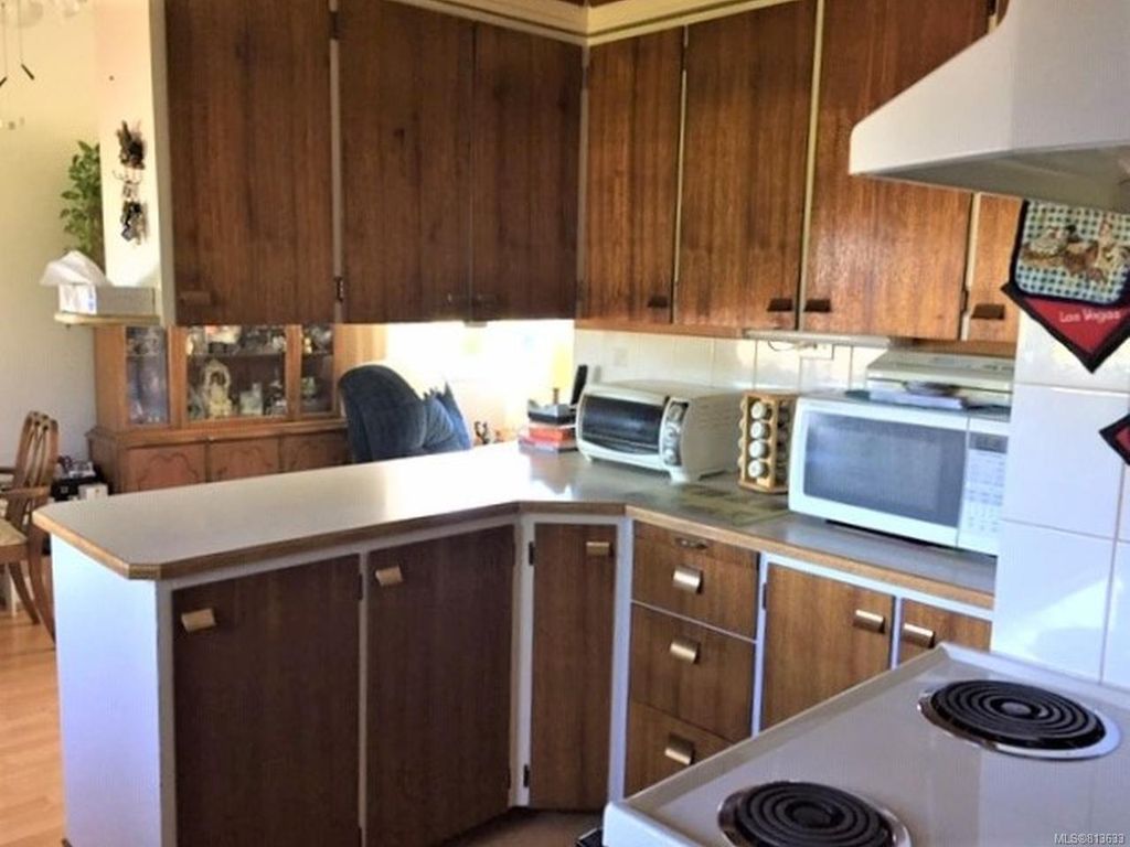 listing image 16041635342598620389