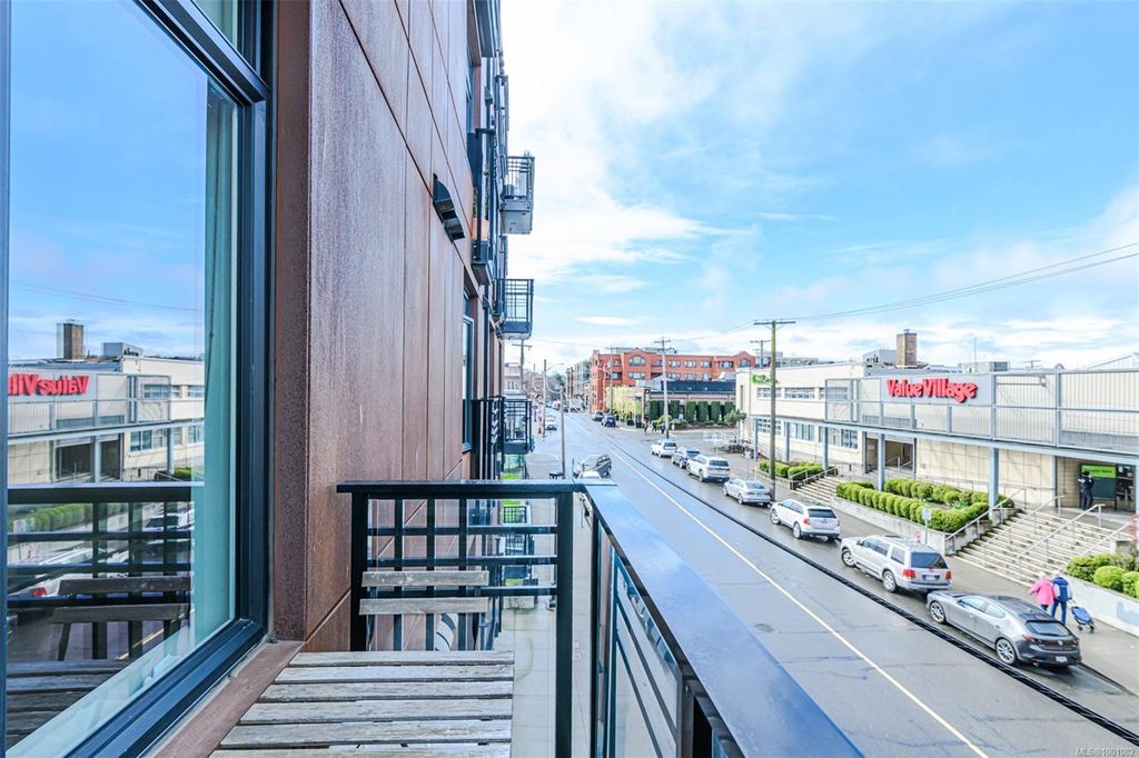 listing image 16043765434656899192