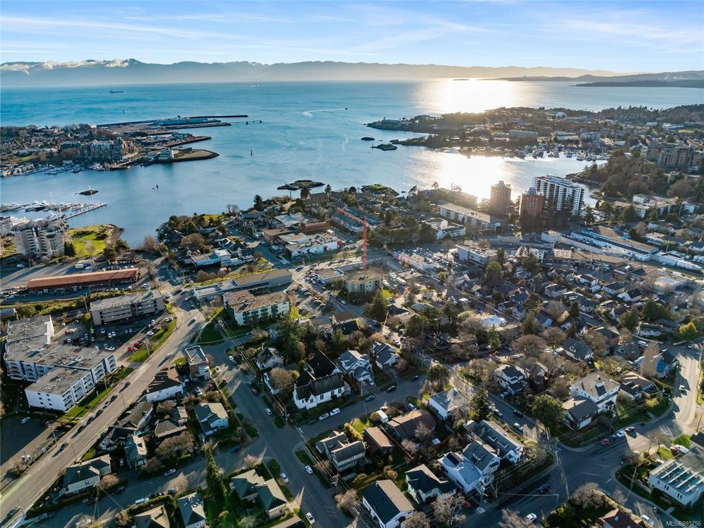 listing image 16047312113222595905