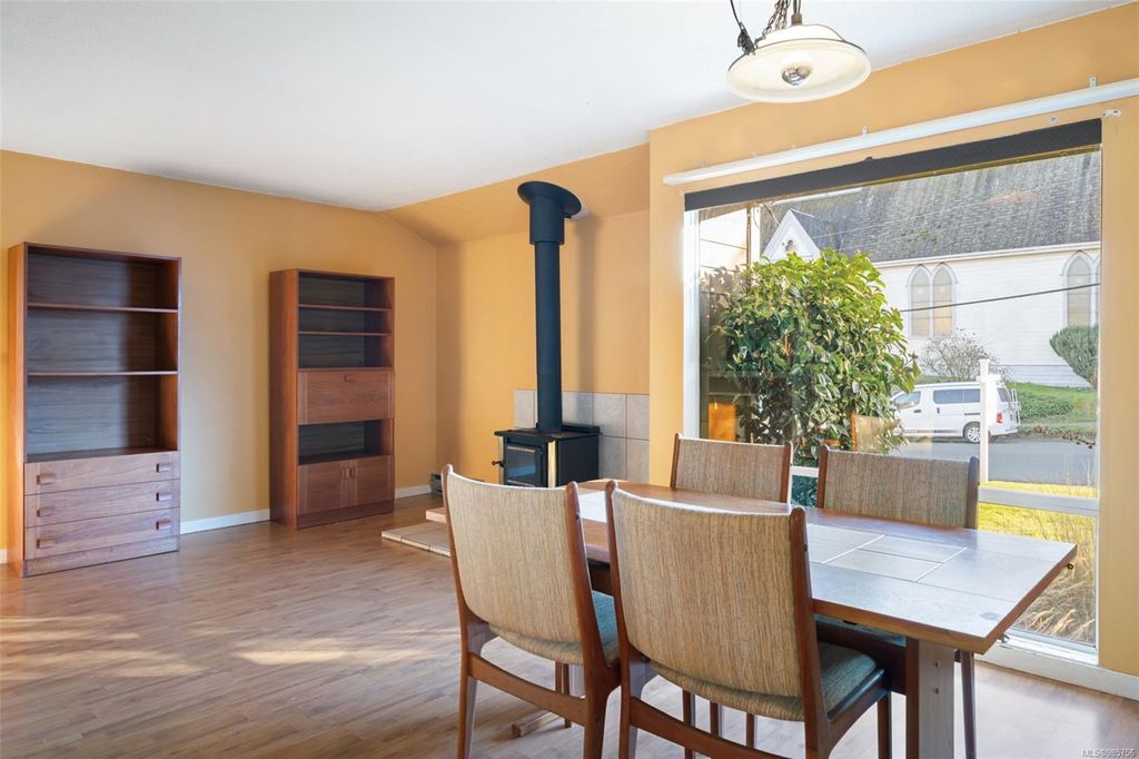 listing image 16041755401106930914