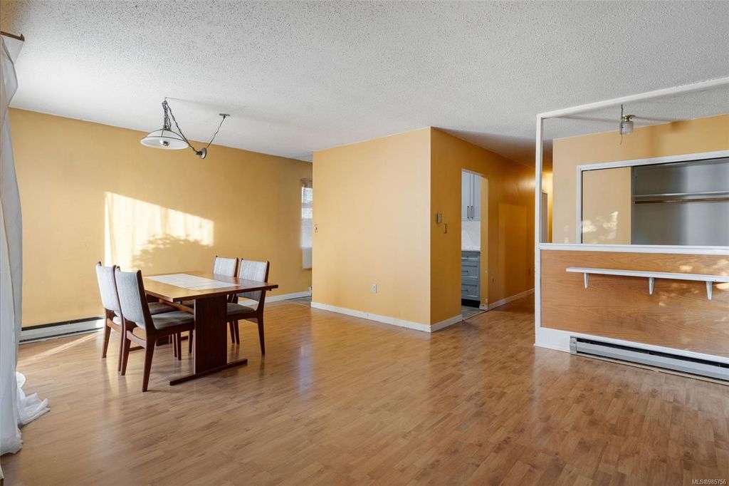 listing image 16040835790828242872