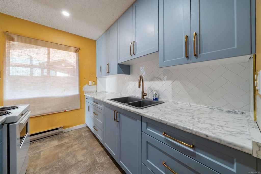 listing image 16048044441242363372