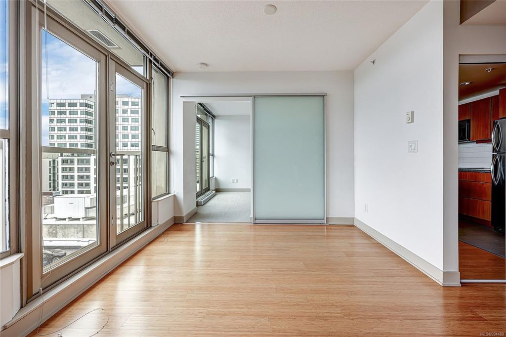 listing image 16048390072231252212
