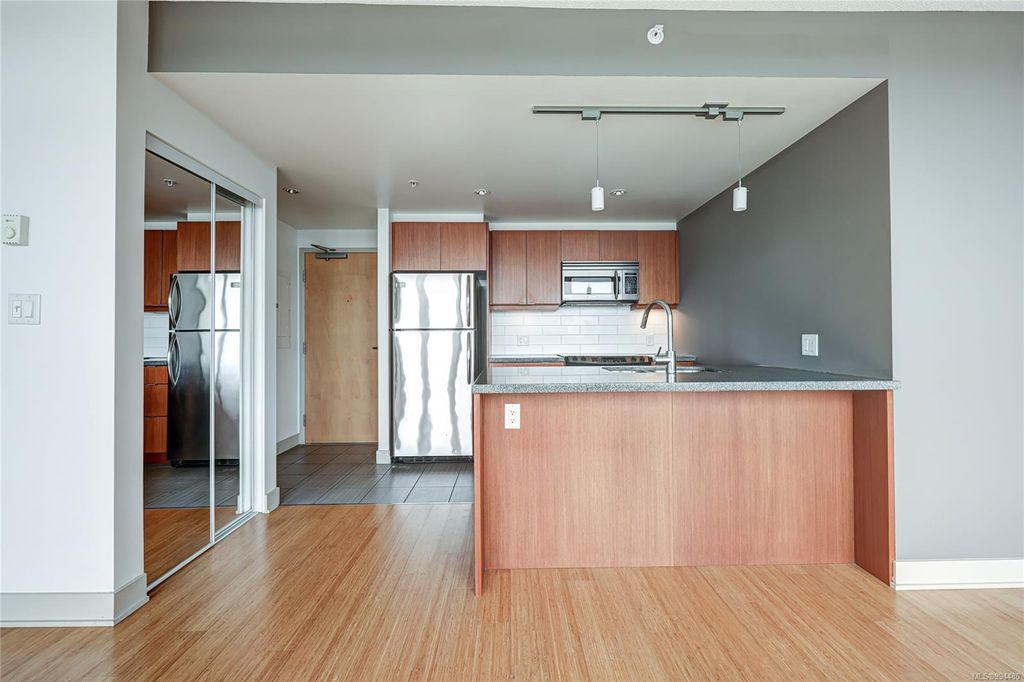listing image 16040584633415437740