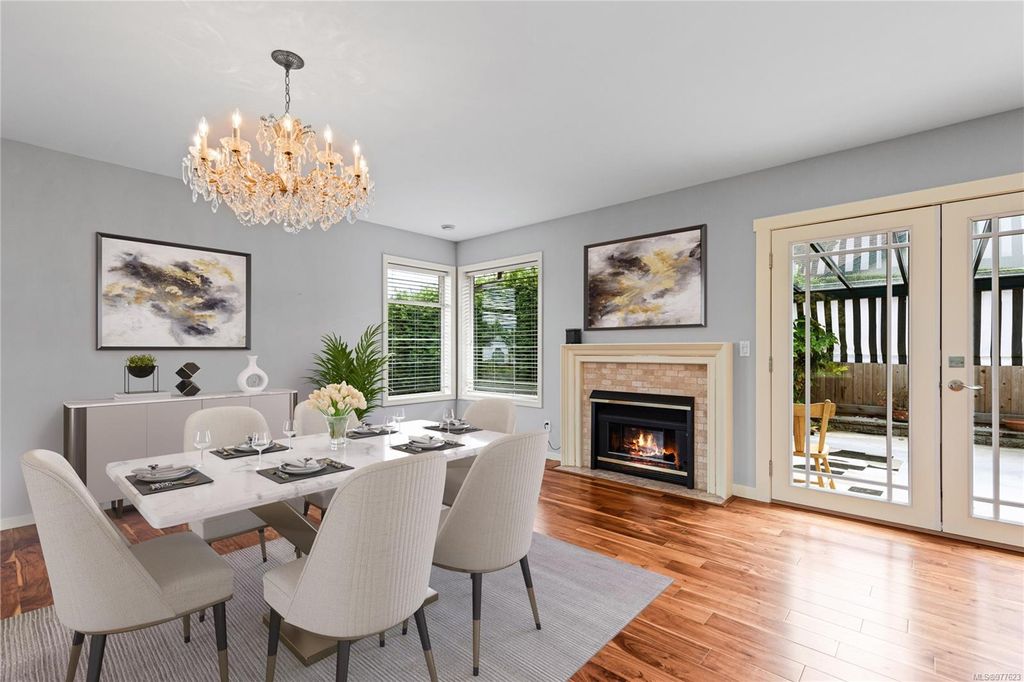 listing image 16049971400163335842