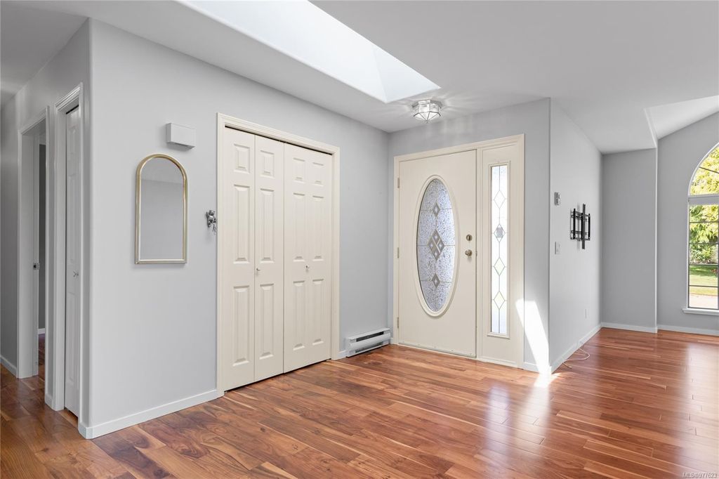 listing image 16040960212671796099
