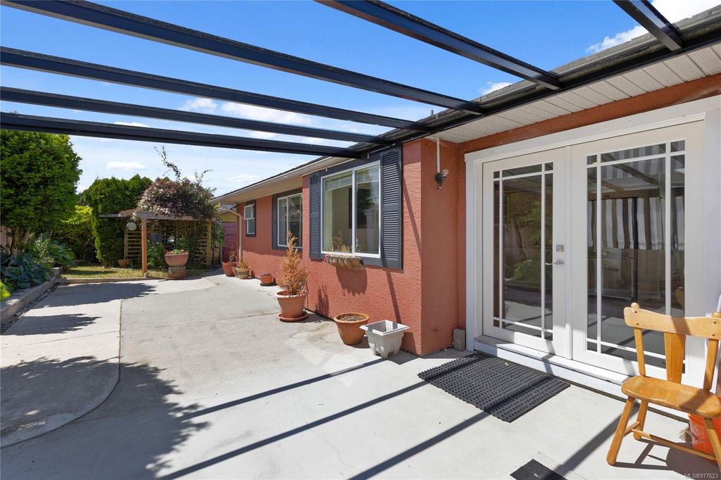 listing image 16045521317324670690