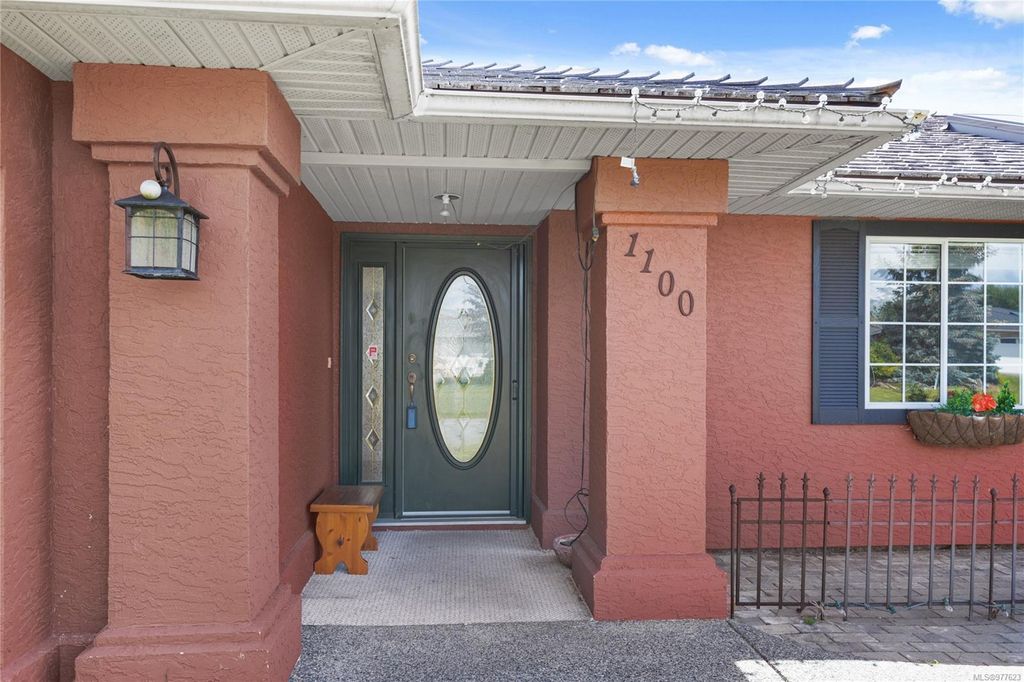 listing image 16048442623156300906