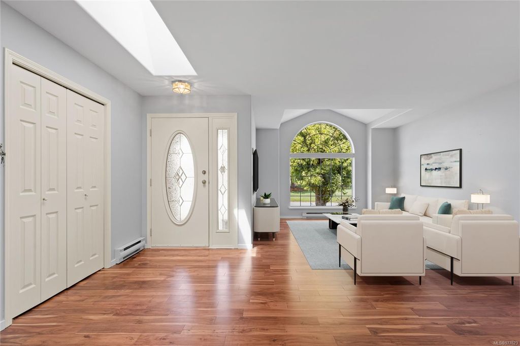 listing image 16042873535810232960