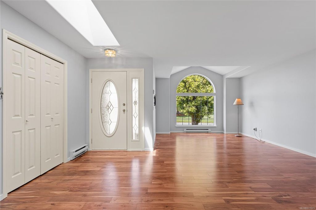 listing image 16046504442574891299