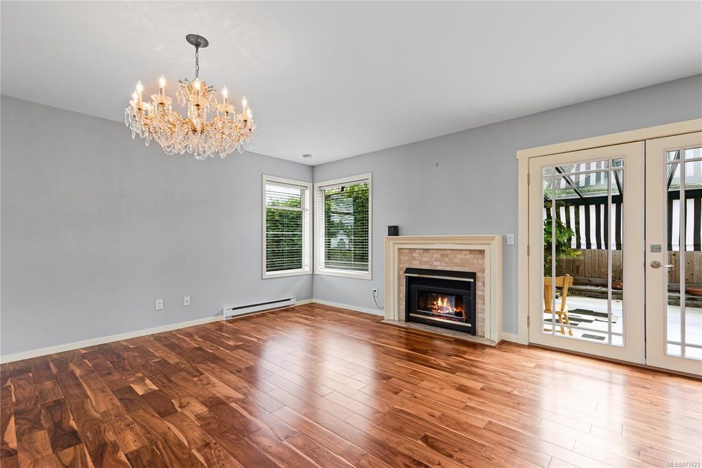listing image 16043404196855921073