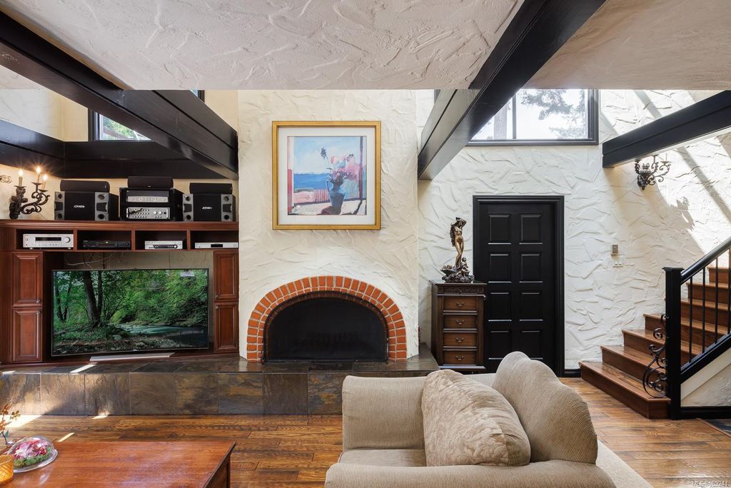 listing image 16041352373146932366