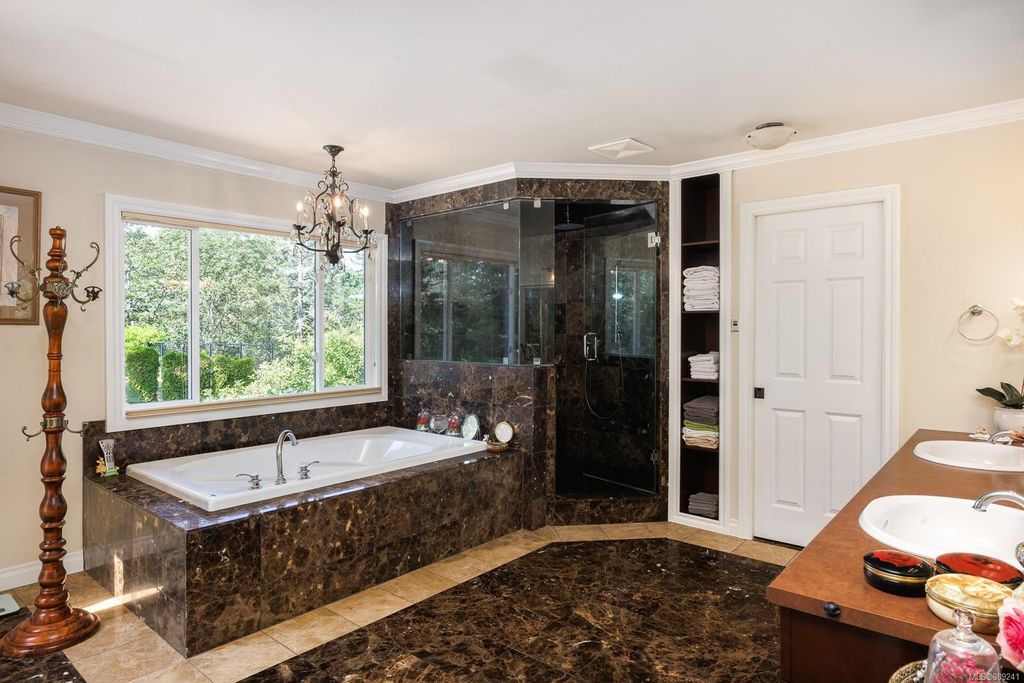 listing image 16049650965734589332