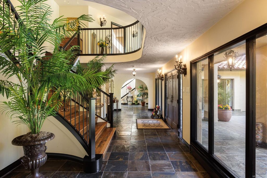 listing image 16040328316916314454