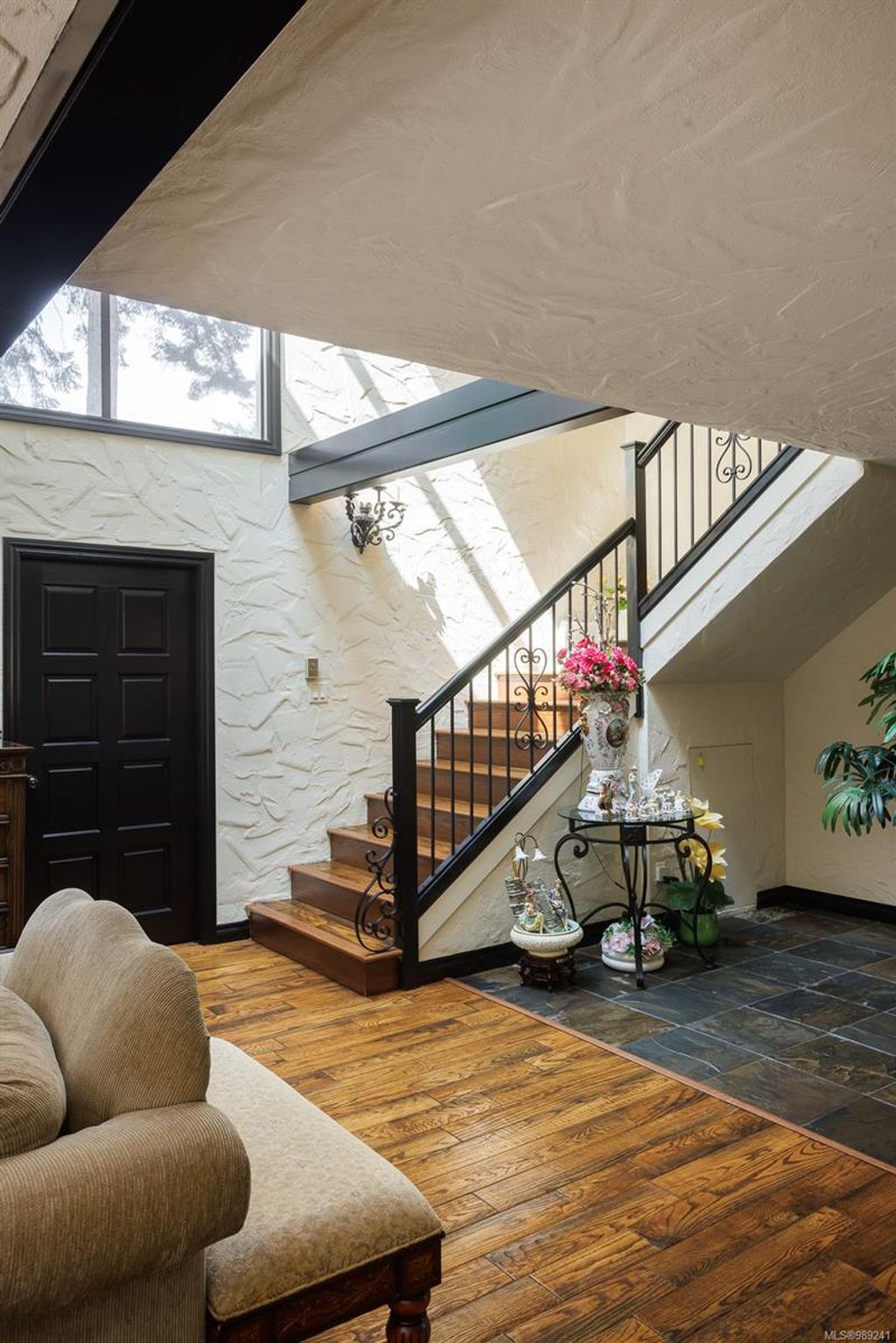 listing image 16045903357788239833