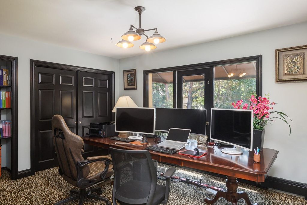 listing image 16040130760460312295