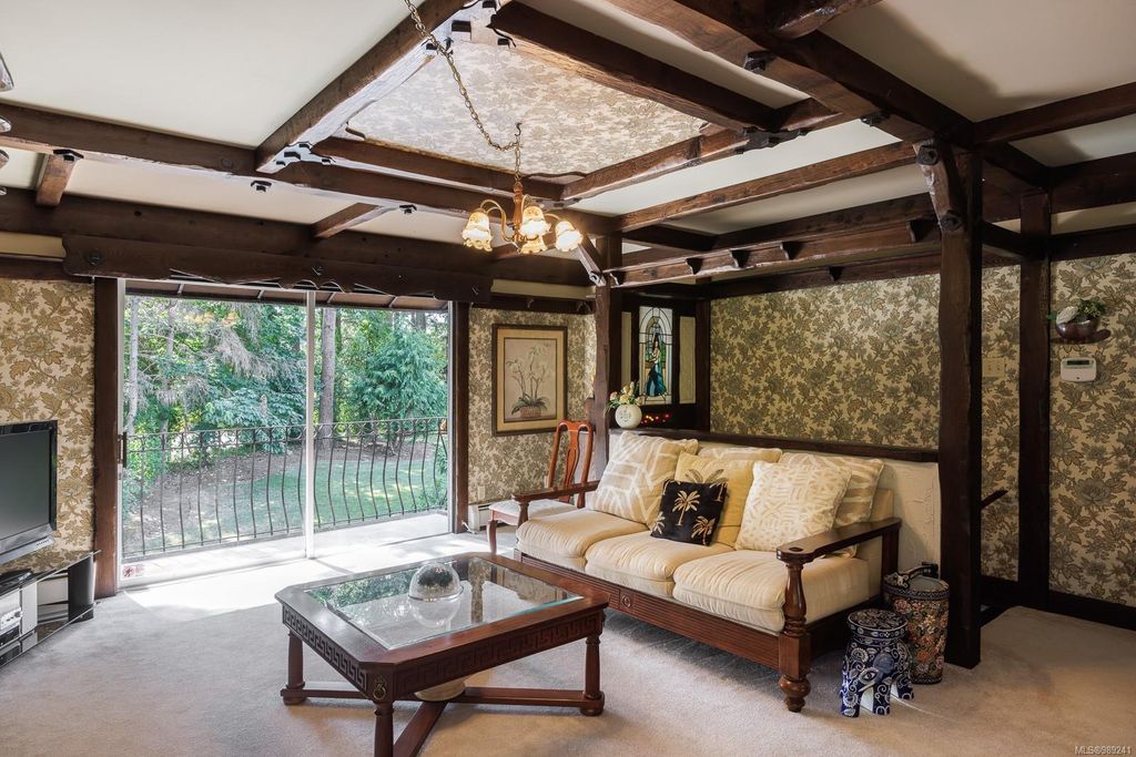 listing image 16049720374392216194