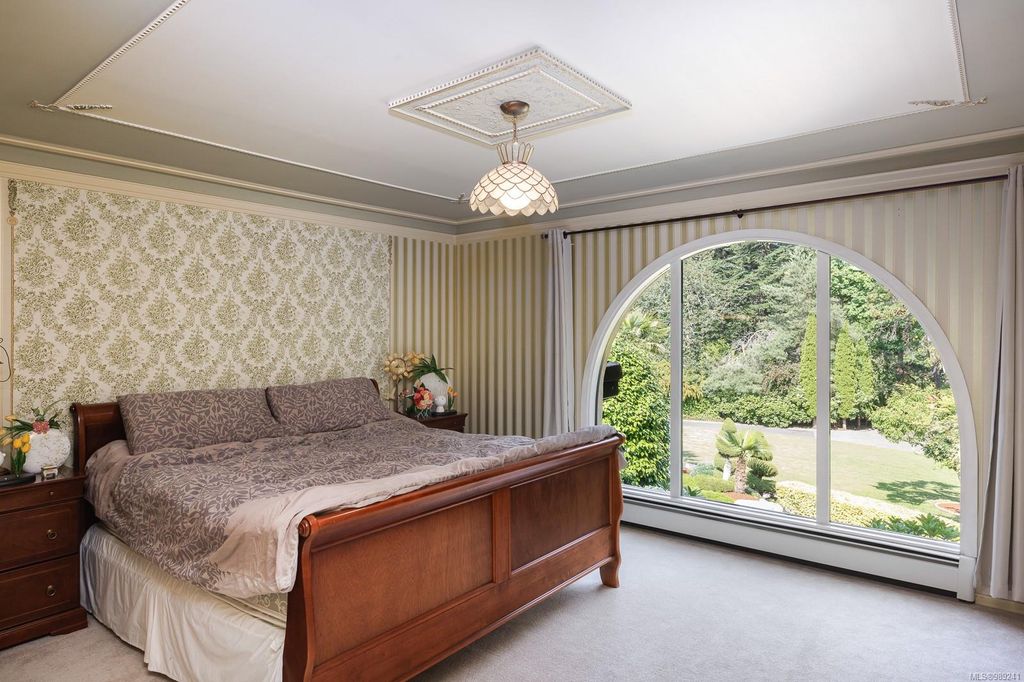 listing image 16049437754792196263